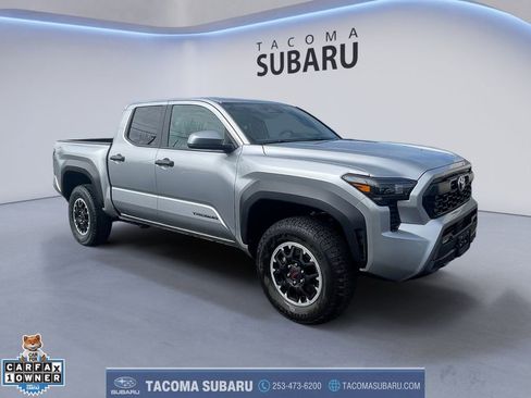 Used 2025 Toyota Tacoma TRD Off-Road image 7