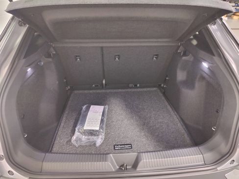 Used 2024 Volkswagen ID.4 2WD image 12