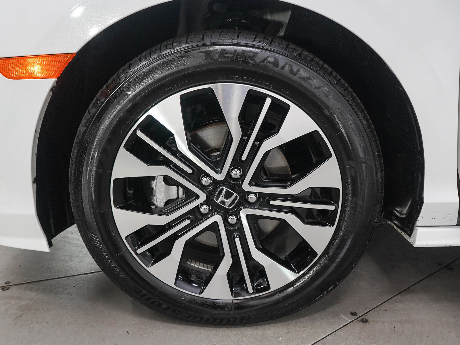 Used 2025 Honda Odyssey Elite image 31