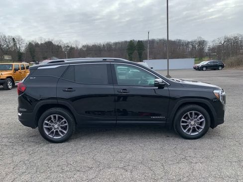 Used 2024 GMC Terrain SLT w/ Infotainment Package II image 6