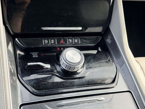 Used 2024 Jeep Wagoneer L 4WD w/ Premium Group I image 6