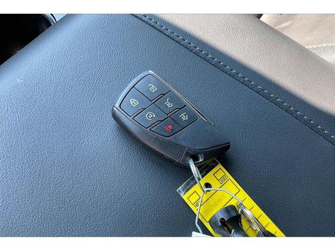 Used 2026 Chevrolet Suburban Z71 w/ Z71 Off-Road Package AWD/4WD image 13