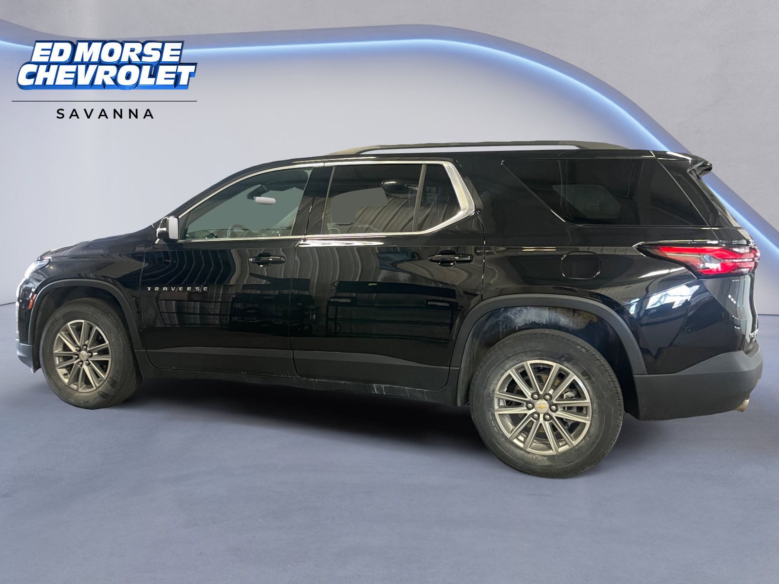 Used 2023 Chevrolet Traverse LT w/ Rear Camera Mirror Package AWD/4WD image 2