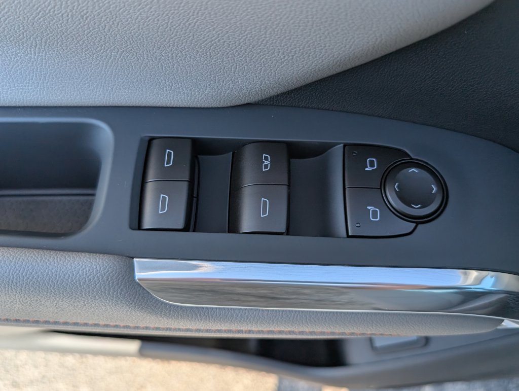 New 2027 Chevrolet Traverse LT w/ Driver Confidence Package FWD image 14