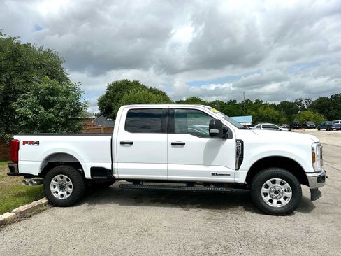 Used 2024 Ford F250 XLT w/ FX4 Off-Road Package AWD/4WD image 3