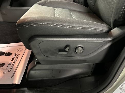 New 2026 RAM 1500 4x4 Crew Cab image 11