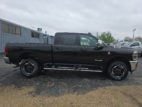 New 2026 RAM 2500 Laramie AWD/4WD image 8