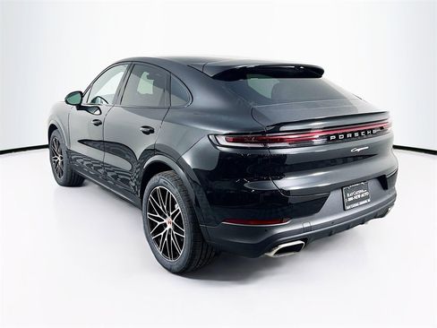 New 2026 Porsche Cayenne Base image 3
