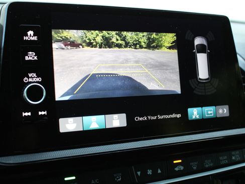 Used 2025 Honda Odyssey Touring image 43