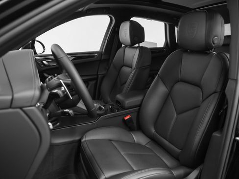 Certified 2026 Porsche Macan AWD/4WD image 51