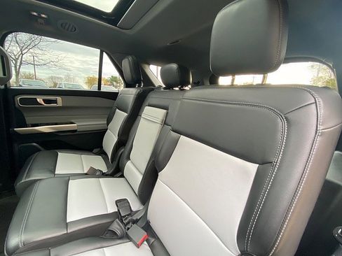 Certified 2022 Ford Explorer XLT w/ Equipment Group 202A image 37