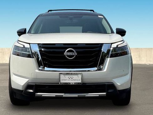 Used 2024 Nissan Pathfinder Platinum AWD/4WD image 2
