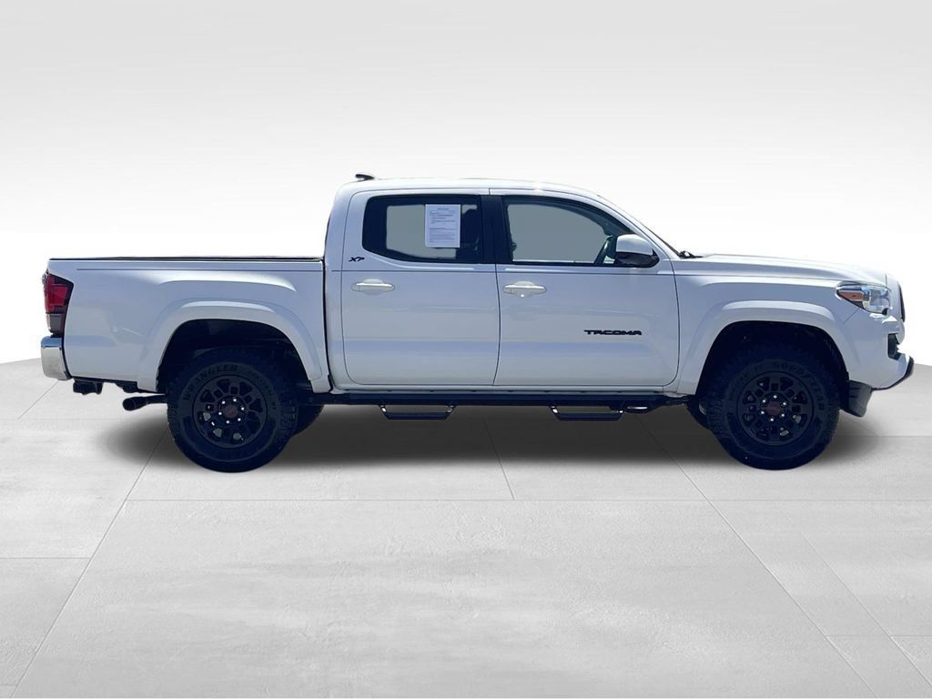 Used 2021 Toyota Tacoma SR5 RWD image 2