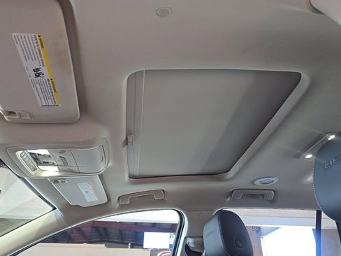 Used 2023 GMC Acadia Denali w/ Denali Ultimate Package AWD/4WD image 10