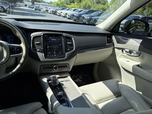 Certified 2024 Volvo XC90 T8 Ultimate w/ Protection Package Premier AWD/4WD image 31