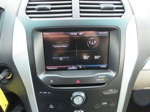 Used 2013 Ford Explorer XLT image 32