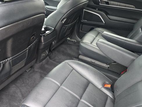 Used 2024 Kia Telluride EX w/ EX Captain's Chair Package AWD/4WD image 13