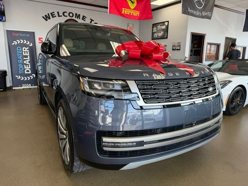 Used 2025 Land Rover Range Rover SE AWD/4WD image 5