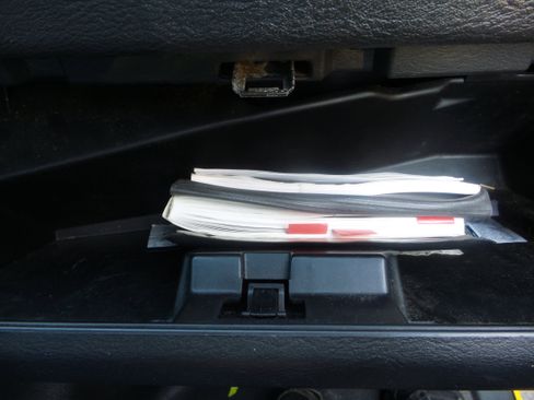 Used 2004 Dodge Ram 1500 Truck ST image 14