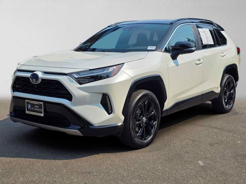 Used 2022 Toyota RAV4 XSE AWD/4WD image 7