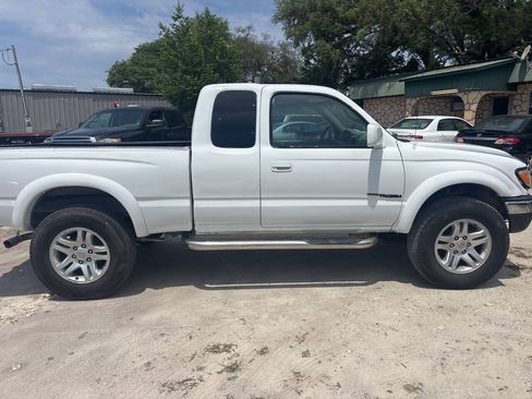 Used 2001 Toyota Tacoma PreRunner RWD image 7
