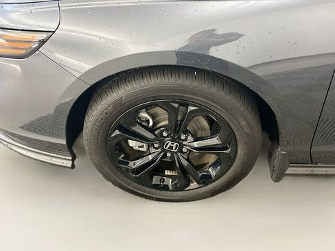 Used 2025 Honda Accord SE image 11