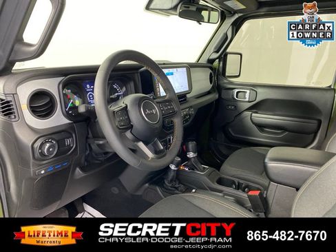Used 2024 Jeep Wrangler Unlimited AWD/4WD image 11