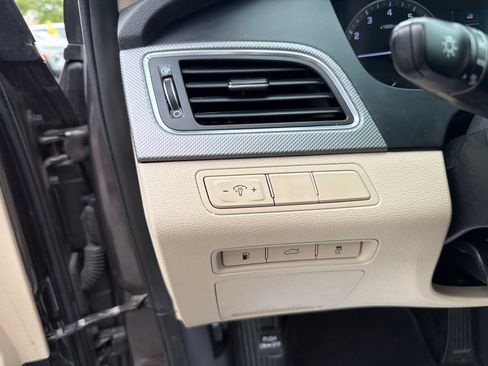 Used 2016 Hyundai Sonata SE FWD image 17
