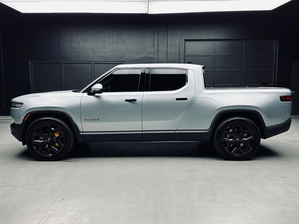 Used 2026 Rivian R1T Premium Tri AWD/4WD image 5