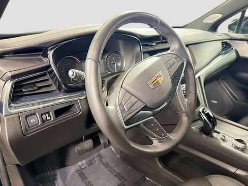 Used 2024 Cadillac XT5 Premium Luxury AWD/4WD image 9