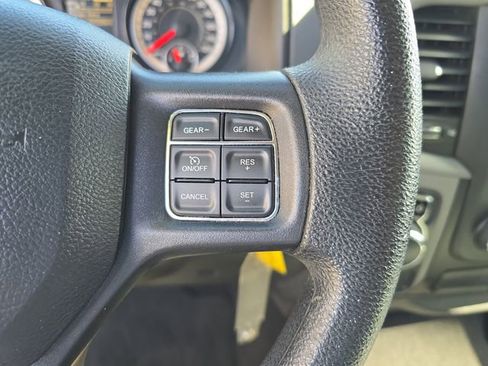 Used 2017 RAM 1500 Express RWD image 19