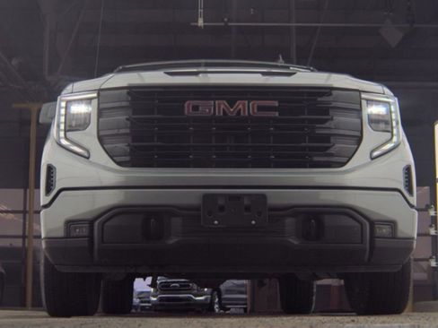Used 2024 GMC Sierra 1500 Elevation image 2