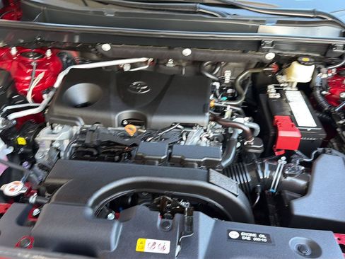 Used 2020 Toyota RAV4 LE FWD image 32
