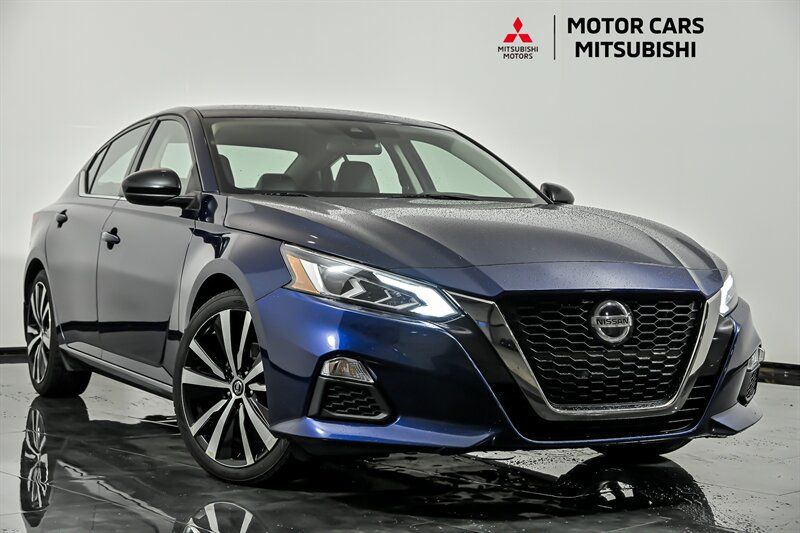 Used 2022 Nissan Altima 2.5 SR FWD image 1