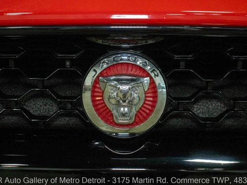 Used 2020 Jaguar F-TYPE R image 27