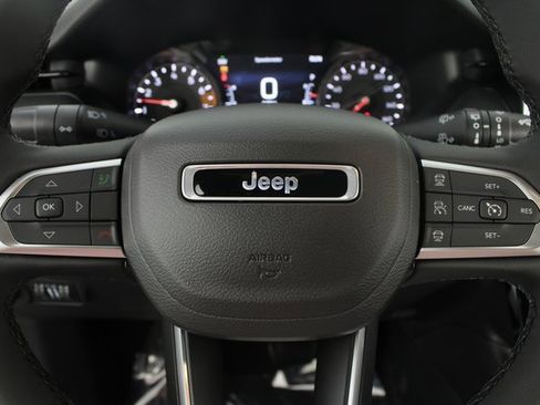 New 2026 Jeep Compass Limited w/ Limited Altitude Pack image 11