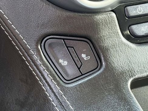 Used 2019 Chevrolet Tahoe LT image 32