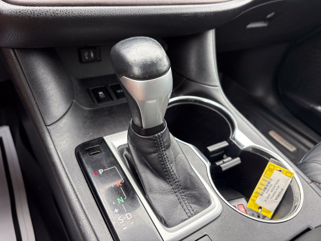 Used 2014 Toyota Highlander XLE FWD image 17