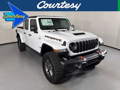 New 2026 Jeep Gladiator Mojave w/ Dual Top Group