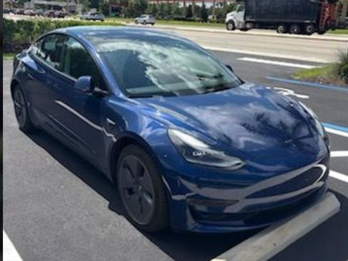Used 2023 Tesla Model 3 Standard Range RWD image 2