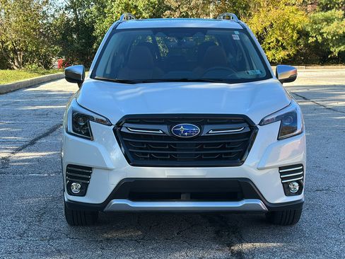 Used 2023 Subaru Forester Touring w/ Popular Package #2 image 3