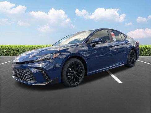 Used 2026 Toyota Camry SE w/ Multimedia Upgrade Package FWD image 9