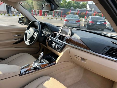 Used 2013 BMW 320i xDrive 320i xDrive Sedan 4D image 21