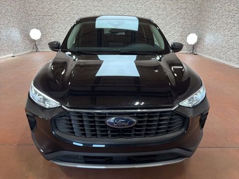 Used 2023 Ford Escape Active FWD image 2