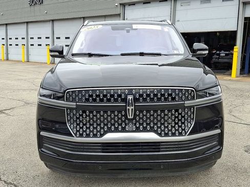 Certified 2025 Lincoln Navigator Reserve AWD/4WD image 2