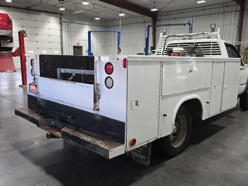Used 2000 Chevrolet Silverado 3500 2WD Regular Cab HD image 4