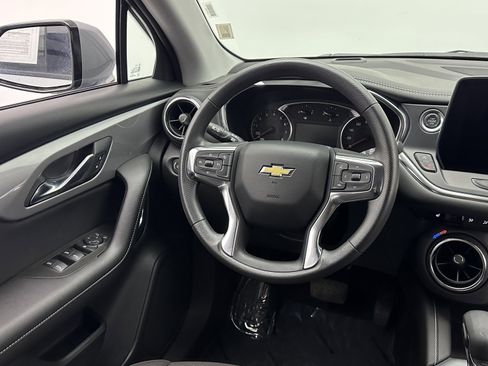 Used 2025 Chevrolet Blazer LT image 23
