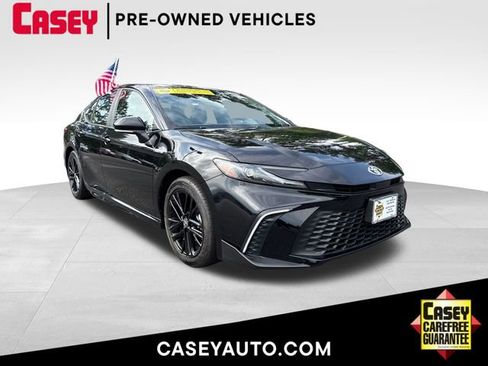 Used 2026 Toyota Camry SE w/ Convenience Package FWD image 1