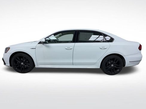 Used 2018 Volkswagen Passat 2.0T R-Line FWD image 8
