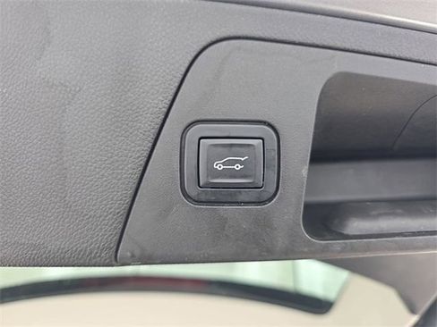 Used 2019 Buick Envision Essence FWD image 36